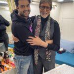 Maniesh Paul Instagram - I cant explain In words what he means to me….wish you a very happy birthday sir @amitabhbachchan 🤗🤗🙏🏼🙏🏼I can’t thank my stars enough that the man I admire the most knows me by my name…love you sir…keep inspiring us all…your fan boy for life and you know it…love you❤️🤗🙏🏼🙏🏼#mp #live #gratitute #mahanayak #bigb# bachchan #superstar #11thoctober #birthday