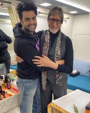 Maniesh Paul Instagram - I cant explain In words what he means to me….wish you a very happy birthday sir @amitabhbachchan 🤗🤗🙏🏼🙏🏼I can’t thank my stars enough that the man I admire the most knows me by my name…love you sir…keep inspiring us all…your fan boy for life and you know it…love you❤️🤗🙏🏼🙏🏼#mp #live #gratitute #mahanayak #bigb# bachchan #superstar #11thoctober #birthday