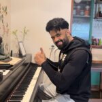 Maniesh Paul Instagram - New love of my life!!!starting to learn more now!spending more time with it and loving it! #mp #music #life #blessed