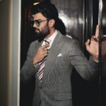 Maniesh Paul Instagram - Koi rokk ke dakhaave…jatt ne ni rukna!! Suit @bharat_reshma Pic @montypanesarphotography Shoes @brunexbareskin #mp #shoes #suit #style #me #fashion #life #blessed #gratitude