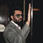 Maniesh Paul Instagram - Koi rokk ke dakhaave…jatt ne ni rukna!! Suit @bharat_reshma Pic @montypanesarphotography Shoes @brunexbareskin #mp #shoes #suit #style #me #fashion #life #blessed #gratitude