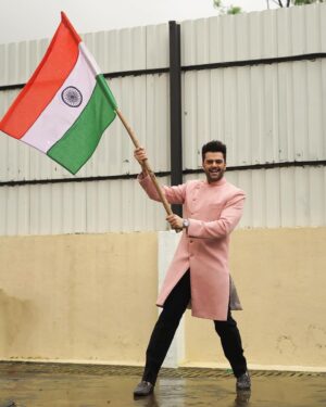 Maniesh Paul Instagram - Happy Independence Day🇮🇳
HINDUSTAN ZINDABAD💪🏼
JAI HIND
#mp #proudindian #blessed #bharat #india