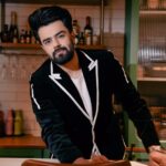 Maniesh Paul Instagram - Home SUITS me!! Wearing @bharat_reshma Shot by @montypanesarphotography #mp #style #fashion #home #look #me #black #suits