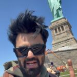 Maniesh Paul Instagram – Jatt da truck in New York!!!!oye punjabi aa gaye New York oye!!!! ITS A #throwback video….main mumbai mein hoon hahaha#mp #newyork #fun #mood #mode #proudpunjabi #indian #statueofliberty Statue of Liberty