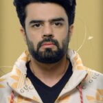 Maniesh Paul Instagram - Prince ke confession main bhi hai ek twist! 😎😏 Watch #RafuchakkarOnJioCinema , now streaming free. @priyabapat @officialjiostudios @akshapardasany @shirin_sewani @officialsushantsingh @vikramkochhar @aakashdahiya002 @gseamsak @arjunsbaran @kartiknishandar @ritams18 #Rafuchakkar #JioCinema #JioStudios #RafuchakkarOnJioCinema #JyotiDeshpande #ManieshPaul #PriyaBapat #AkshaPardasany