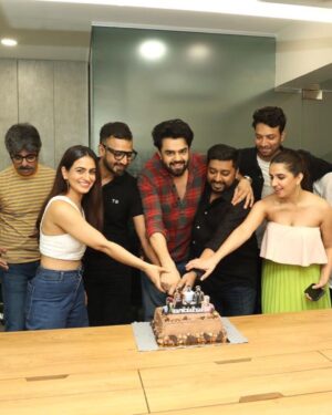 Maniesh Paul Instagram - Your unwavering support has been the cornerstone of our journey.

Thank you for making Rafuchakkar a raving success.

#RafuchakkarOnJioCinema streaming free NOW! 

Produced by #JyotiDeshpande #ArjunSingghbaran #KartkDNishandar and Directed by #RitamSrivastav

@manieshpaul @priyabapat @akshapardasany @officialjiostudios @jiocinema @gseamsak @shirin_sewani @officialsushantsingh @vikramkochhar @aakashdahiya002 @iambrij0808 @chahatvig @bhawsheel @lekhaprajapati @actortrupti @kuldeepsareen @pravinadeshpande @arjunsbaran @kartiknishandar @ritams18 @tejkarran @miiteshjethvva @himanichauhan @uditsangghvi @nitinzanwar @amitrajmusic @kshitijpatwardhan @paragnm 

#Rafuchakkar #JioCinema #JioStudios #GSEAMS #ArjunSingghBaran #KartkDNishandar #RafuchakkarOnJioCinema #JyotiDeshpande #ManieshPaul #PriyaBapat #AkshaPardasany #SushantSingh
