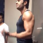 Maniesh Paul Instagram - Jatt da mood Try jatt da mode! Chakk de! #mp #mood #mindgame #fitness #pumpit