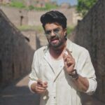 Maniesh Paul Instagram – Do you know the names of the famous diamonds which were housed in the Golconda Fort?

To solve the mystery watch Episode 7 of “History Hunter”, Monday at 9 PM, only on Discovery Channel India and discovery+

Co powered by @mgmotorin | @phonepe | Harpic
Associate Sponsors @flipkart | Lotte Choco Pie | LG OLED OEV

#DiscoveryChannelIn #DiscoveryPlusIn #ManishPaul #HistoryHunter #IndianHistory #India #History #IncredibleIndia #GolkondaFort