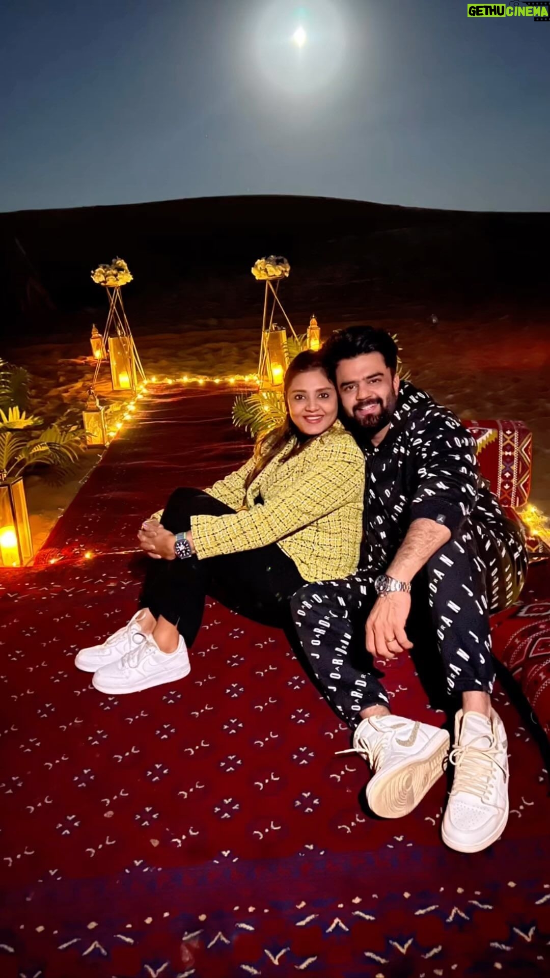 Maniesh Paul Instagram - And what a wonderful experience this was!a special dinner for just us in the middle of the desert! Thank you @raynatours_ @bespokedinnerdubai @drivethethrilldxb for this experience Must try when in Dubai I highly recommend