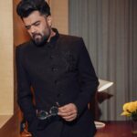 Maniesh Paul Instagram – Event ready!
Outfit @bharat_reshma 
Pic @montypanesarphotography 
Shoes @faccefeliciofficial