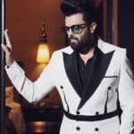 Maniesh Paul Instagram – Kithey vi pooch ley

Wearing @bharat_reshma 
#mp #mood #mode #shoot