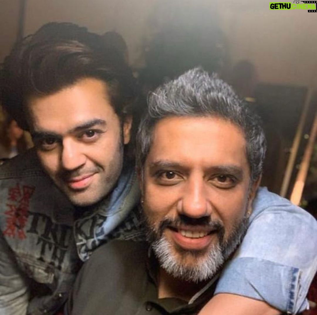 Maniesh Paul Instagram - Happy birthday big brother @vevekpaul9 Stay as amazing always!!blessed to be your brother! Chakk de phatte!!!🤗🤗