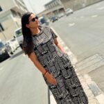 Manimegalai Instagram – Ne oru photo, na oru photo nu oru dealing la dubai nadu road la eduthathu 😄🙌 📷 

#dubai🇦🇪 #HussainManimegalai