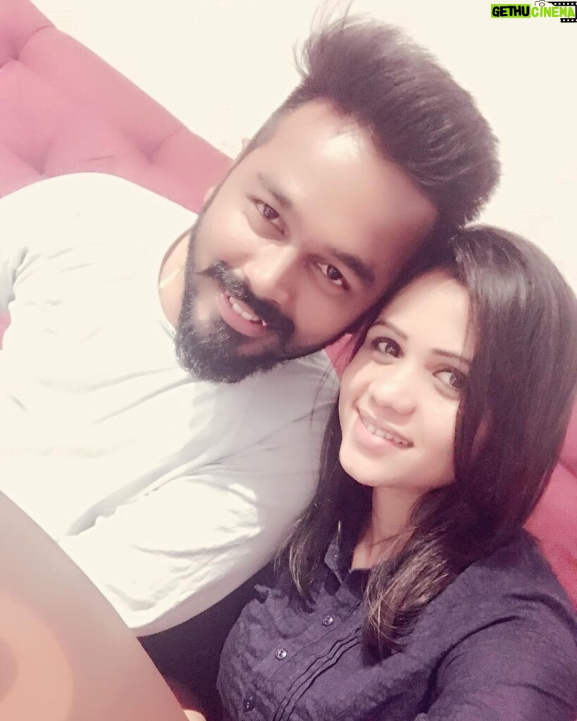 Manimegalai Instagram - Happyyy Wedding Anniversary chottiiii @mehussain_7 👫 U for Me, I for you ❤ Thank you being there for me always & extremely sorry for all the stupid things i do. love you forever 😘😘😘