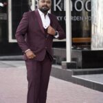Manimegalai Instagram – Before Event photography turned out to be like pre wedding photography 😂😛 

Had grt show at Dubai With My Co- Anchor Hussain 😃 last eve for @dubaidarbarofl 🙌 Lovely audience. 

Anchors : Hussain & Manimegalai 🎤 
Makeup Sponsor : Manimegalai 💁‍♀️
Costume Sponsor : Hussain 🙋
Jewells : @new_ideas_fashions 
#dubai🇦🇪 #event #HussainManimegalai Dubai UAE
