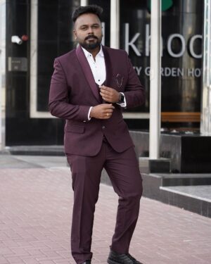 Manimegalai Instagram - Before Event photography turned out to be like pre wedding photography 😂😛 

Had grt show at Dubai With My Co- Anchor Hussain 😃 last eve for @dubaidarbarofl 🙌 Lovely audience. 

Anchors : Hussain & Manimegalai 🎤 
Makeup Sponsor : Manimegalai 💁‍♀️
Costume Sponsor : Hussain 🙋
Jewells : @new_ideas_fashions 
#dubai🇦🇪 #event #HussainManimegalai