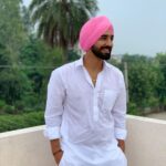 Maninder Buttar Instagram – She asked is this a nightsuit?
I said its a PRIDESUIT. “KURTA PAJAMA”