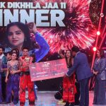 Manisha Rani Instagram - DREAMS DO COME TRUE ✨ Aaj shabd kam hain aapki tareef mein..Bihar ke chote gaon se aai ek choti se ladki ne bade sapne dekhe!! Aur us sapne ko pura karne ke liye pura hindustan saath aa gaya... Sukriya un sab ko jinhone mujhe jhalak ki journey mein itna pyar diya aur trophy bhi mere hath mein dilwai sirf yahi khaungi. 🙏 Aap ki tareef mein kya kahen❤️ Aap hamari jaan ban gaye. I am happy...So happy..m going to sleep like a baby today after a hard day’s work and it’s all because of my FANS = FAMILY❤️ Sooo grateful 🙏 #ManishaRani #ManishaSquad #jhalakdikhlajaa11