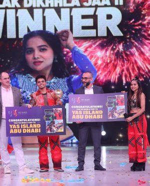 Manisha Rani Instagram - DREAMS DO COME TRUE ✨

Aaj shabd kam hain aapki tareef mein..Bihar ke chote gaon se aai ek choti se ladki ne bade sapne dekhe!!
Aur us sapne ko pura karne ke liye pura hindustan saath aa gaya...

Sukriya un sab ko jinhone mujhe jhalak ki journey mein itna pyar diya aur trophy bhi mere hath mein dilwai sirf yahi khaungi. 🙏

Aap ki tareef mein kya kahen❤️
Aap hamari jaan ban gaye.

I am happy...So happy..m going to sleep like a baby today after a hard day’s work and it’s all because of my FANS = FAMILY❤️

Sooo grateful 🙏
#ManishaRani #ManishaSquad #jhalakdikhlajaa11