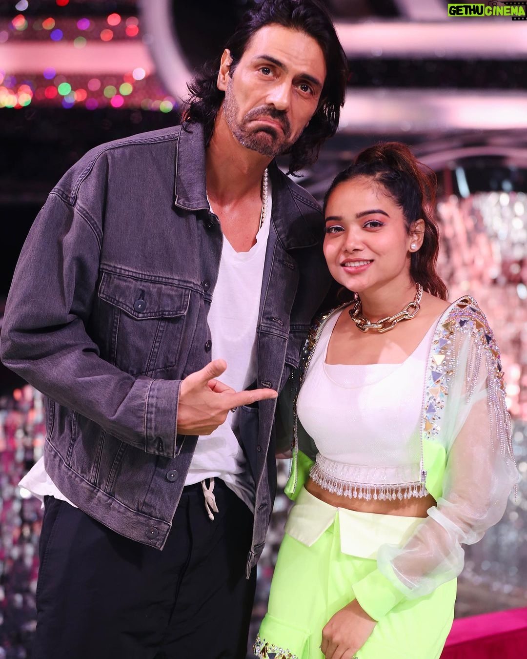 Manisha Rani Instagram - Are you guys Excited for today’s performance? Aaj 2 act hone wala hai ,Apne taraf se jitna ho raha hai kar rahi hu hopefully Applogo ko pasand aayega ! Aur voting lines Aaj raat 9:30 pm se 12 bje tak hai ..Toh bhar bhar k votes kijye apni Manisha Rani ko support kijye .. #love uh all Mumbai, Maharashtra
