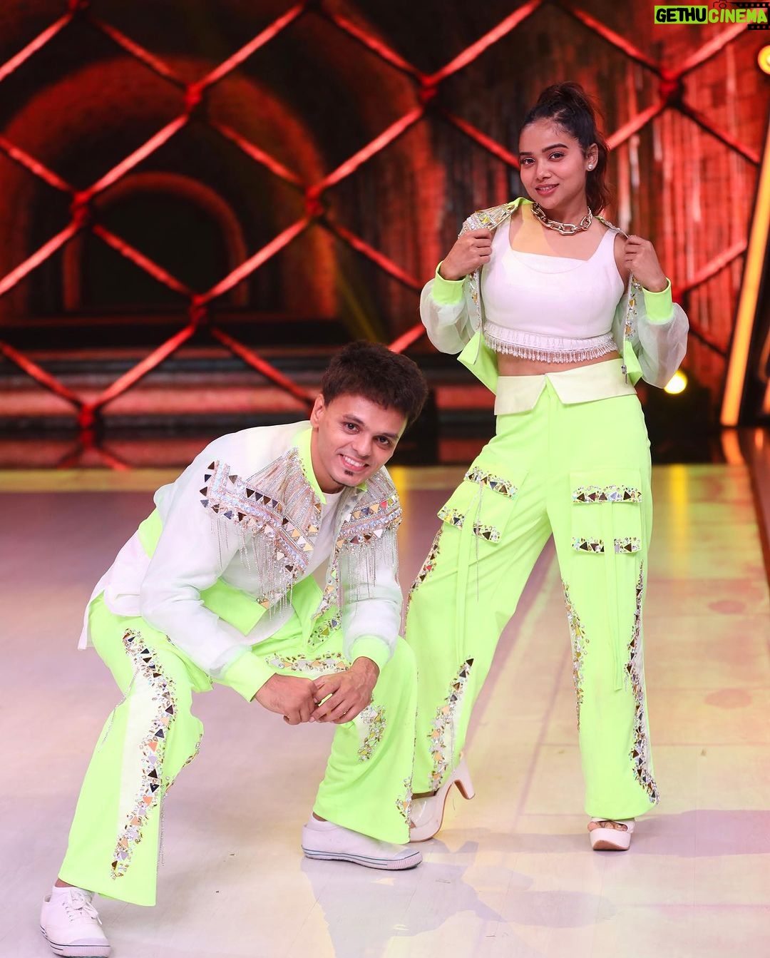 Manisha Rani Instagram - Are you guys Excited for today’s performance? Aaj 2 act hone wala hai ,Apne taraf se jitna ho raha hai kar rahi hu hopefully Applogo ko pasand aayega ! Aur voting lines Aaj raat 9:30 pm se 12 bje tak hai ..Toh bhar bhar k votes kijye apni Manisha Rani ko support kijye .. #love uh all Mumbai, Maharashtra