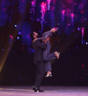 Manisha Rani Instagram - Finally apne Aditya se mil li🫣❤️🤗

Such an amazing Actor
@shahidkapoor