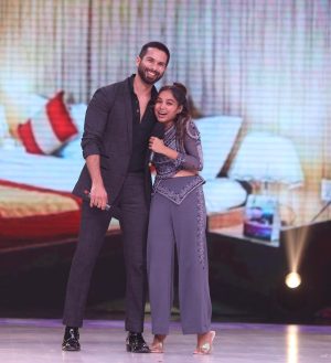 Manisha Rani Instagram - Finally apne Aditya se mil li🫣❤️🤗

Such an amazing Actor
@shahidkapoor