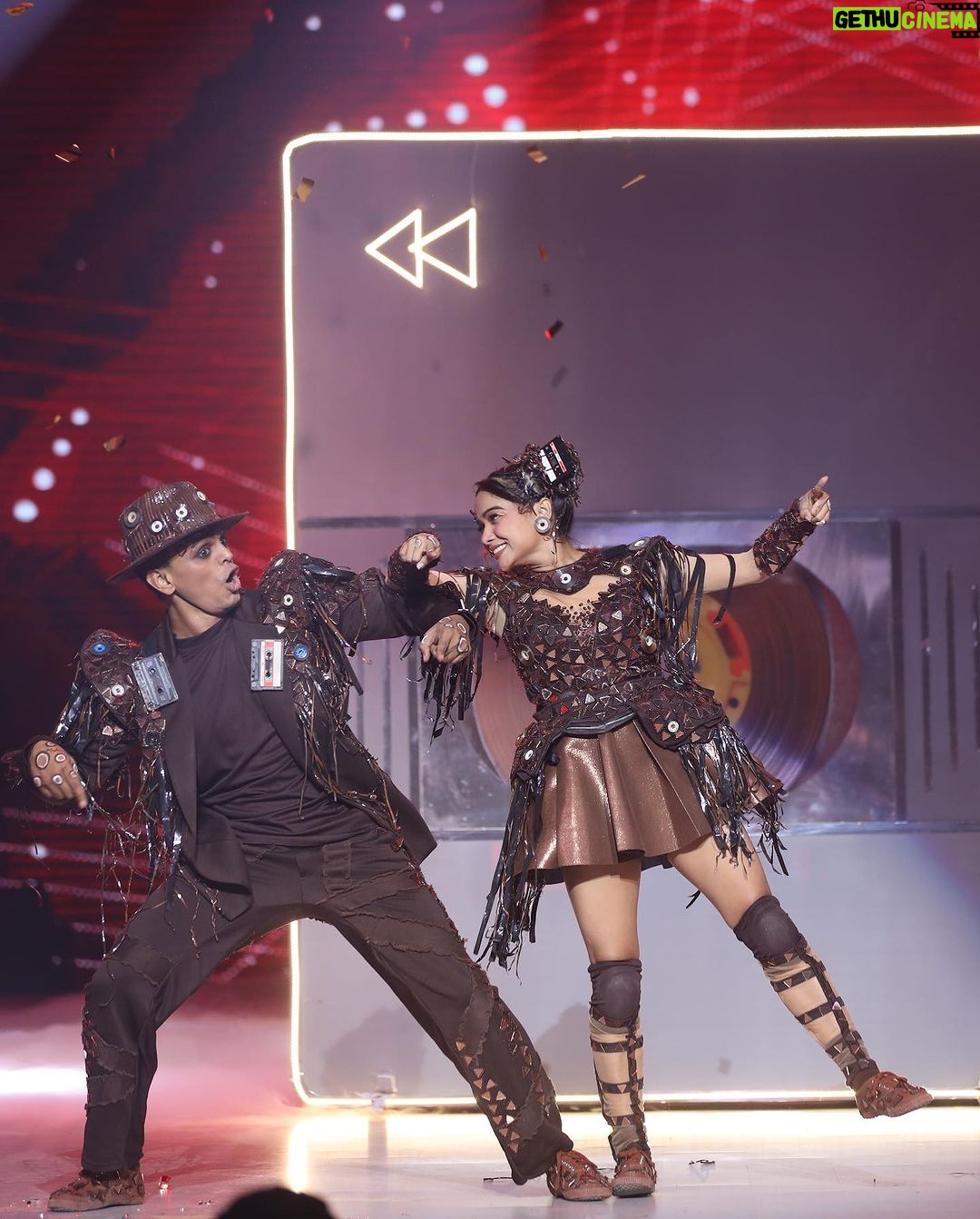 Manisha Rani Instagram - R uh guys Exicted for this performance? Hamara episode (Sunday )Kal aa raha hai ! Again we tried something different,hope uh will like it. Keep loving me & supporting me ❤️ Edit - @edittbyjai Costume Designer : @harshalds Mumbai, Maharashtra