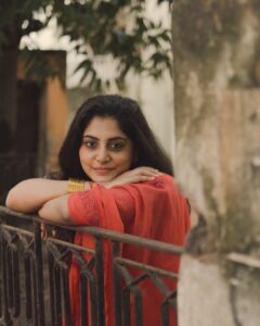 Manjima Mohan Instagram - 🧡❤️ Direction: @aadhavkannadhasan Photography & editing: @gowtham__rajendran Styling: @by_sarana Saree: @suta_bombay Makeup and hair : @hemalathahairandmakeup Chennai, India