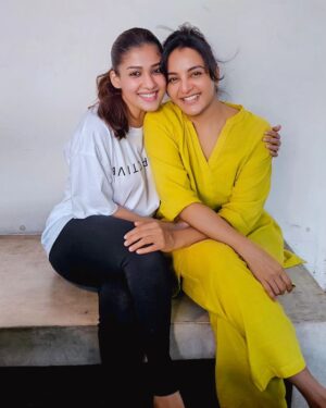 Manju Warrier Instagram - We all have a wonder woman inside us. I have one beside me too! 
Love you loads my Superstar @nayanthara ! ❤️
Thank you for the picture @parvathi.sridharan 🤗
#womensday #superstar