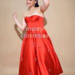 Mannara Instagram – Merry Christmas ⛄🎁🎄❤️

Styled by @rimadidthat
Video @akashbhingare13
Muah @makeoverbysejalthakkar
Gown @riddhijainlabel
Earrings @goldenbyree

#mannarachopra #newreel #festivalfashion #jinglebells #christmas #xmas #merrychristmas #biggboss #bb #bb17 #biggboss17