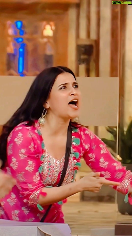 Mannara Instagram - The leader has to lead others! PS: Thank you Mumma @kaminichoprahanda , for making me perfect at everything 💖☺️ @memannara @colorstv @officialjiocinema #mannarachopra #biggboss #bb #bb17 #biggbossunseen #mannara #memannara #lifequotes #biggboss17 #igreels #reels #exploremore
