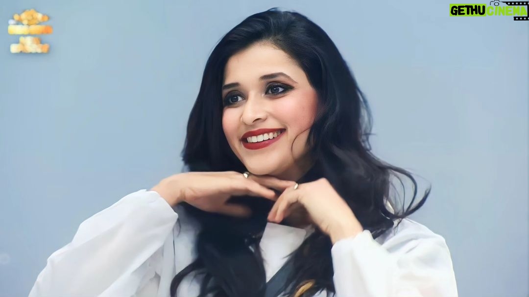 Mannara Instagram - Spread your wings and go your way. πͺπ @colorstv @officialjiocinema @memannara #BiggBoss17 #BB #BB17 #BiggBoss #MannaraChopra #fyp #NewPost #fridayfeeling #redaesthetics #igdaily #colors #SalmanKhan #Mannara