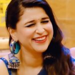 Mannara Instagram - Neele neele ambar par 💙 Styled by @mitalihandaofficial Outfit @meenabazaar_official Earrings @thejewelfactory_india @rimadidthat #Mannarachopra #BB #BB17 #BiggBoss17 #Smilealways #BiggBoss #NewPics #Mannara #TuesdayVibes #blueaesthetic