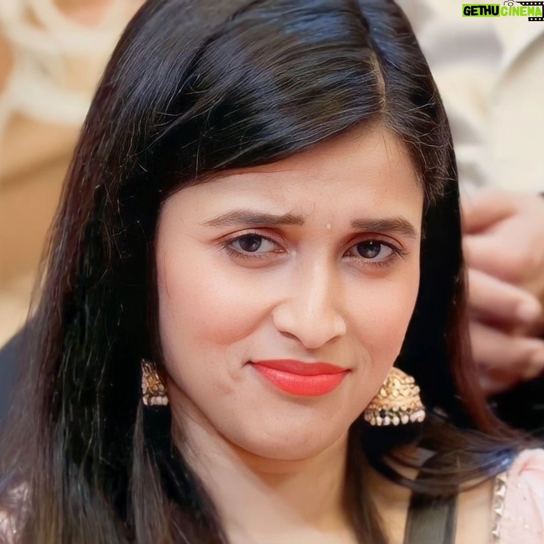 Mannara Instagram - Mainu suit suit karda ☺️ Styled by @mitalihandaofficial Diamond jewellery @bmbjewelsofficial #bb17 #colors #bb #weekendkavaar #anarkalisuits #loveforfashion #peachaesthetic #desifashion #suitstyle #jhumkilove #indianlook #ootd #BiggBoss17 #biggboss #biggbossnonstop