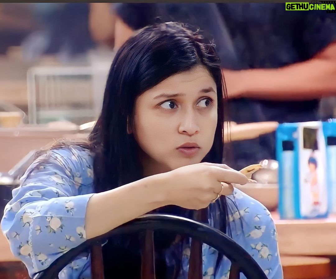 Mannara Instagram - Missing mumma ke hath ka khana 😌 Styled by @mitalihandaofficial Lounge wear @shopdearbed @memannara @colorstv @officialjiocinema #mannarachopra #biggboss #bb #bb17 #newpic #biggbossunseen #colors #bigboss #igreels #weekendkavaar #cutegirlsonly #cute #igdaily