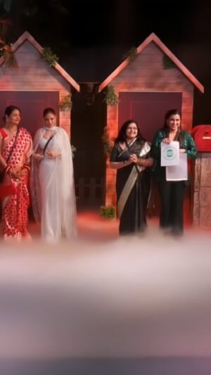 Mannara Instagram - Thank you #Mannarians for unconditional love and the votes ❤️Aap sab janta ke pyaar ke bina second runner up tak pahunchna possible nahi tha… 
aapka pyaar hai jo apki mannara ko aapney apney dil mei humesha kai liye basaa liya hai…

@colorstv @beingsalmankhan @endemolshineind @officialjiocinema 

#bb #bb17 #mannarachopra #poojabhatt #salmankhan #biggboss #biggboss17 #mannaraistheboss #mannara #biggbossfinale