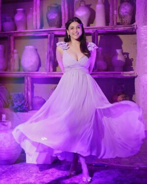 Mannara Instagram - Lost in fairytale vibes 💜
But not without my favourite @taylorswift song 🎵 
#MannaraInWonderland #MannaraChopra 
Styled by : @style_by_sujatarajain 
Jewels by : @bmbjewelsofficial 
Photography: @lsd.photography.official 
And hair n make up by me - Coz u like me real 😇💜
