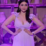 Mannara Instagram – Lost in fairytale vibes 💜
But not without my favourite @taylorswift song 🎵 
#MannaraInWonderland #MannaraChopra 
Styled by : @style_by_sujatarajain 
Jewels by : @bmbjewelsofficial 
Photography: @lsd.photography.official 
And hair n make up by me – Coz u like me real 😇💜