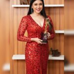 Mannara Instagram - Thankyou @bigfmindia for the #TheRisingStar award at the #bigimpactawards2024 Styled by @hitendrakapopara Outfit by @rentrooo Styling team @tanyakalraaa @nidhi_harsora21 Jewellery by @the_jewel_gallery Mumbai - The City of Dreams