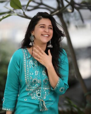 Mannara Instagram - “You are born to be real ,not to be perfect .” 
#mannarakitribe