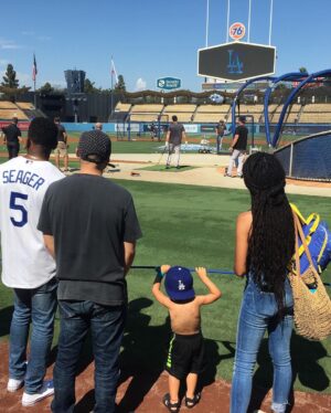 Manny Montana Instagram - @dodgers Thank you thank you thank you for making my family’s Labor Day so special! @mrlucky005 @dcjuniorbfsb Are life long fans and had a ball!
And you even got this Native New Yorker @adelfamarr to cheer for that Dodger Blue!!! (Trying to get her to forget those Yanks) 🤦🏽‍♂️😊
Thanks for all the love!!
#dodgers 
#dodgerstadium