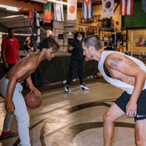 Manny Montana Instagram - And because I apparently love taking L’s 🤦🏽‍♂️ I took on the CHAMP @ashtonsylveh2o 🥊