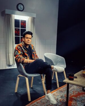 Manoj Bajpayee Instagram - Soup Chronicles 🍲...1. That 'Ready for Soup!' excitement... 2. Anticipation at its peak 3. Soup, why you no here yet? 😠 4. Wait, is that soup I smell... or am I dreaming? 

#KillerSoup #KillerSoupOnNetflix
#KillerSoupOn11Jan @netflix_in

Jacket: @backalleybodega 
Glasses: @voyageeyewear
Styled by: @azcouture_official
Assisted by: @labelblive