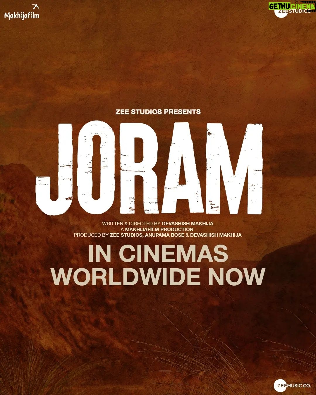 Manoj Bajpayee Instagram - The profound and widespread appreciation for Joram on @rottentomatoes has left us truly overwhelmed! Book your tickets! (Link in bio) #Joram in cinemas worldwide now. @zeestudiosofficial @mohdzeeshanayyub @nakedindianfakir @village_at_makhijafilm @nowitsabhi @smitatambe @tannishtha_c @meghamathurhere @nimmyraphel @bose.anupama @deepaksimhal @piyushputy @avrobanerjee @mangeshdhakde @sidmeer @viraj_selot @ipankajbatra @joshi.ashvin @dhiman.karmakar @castingbay @ashimaavasthi @callmenabo @zeemusiccompany