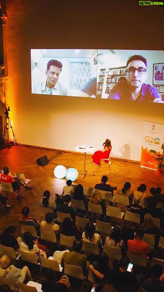 Manoj Bajpayee Instagram - To our incredible audience of Indian and German film lovers - thank you for embracing the magic of #Gulmohar. A heartfelt thanks to the Tagore Centre, Berlin (@thetagorecentre) & Embassy of India (@indiaingermany) for hosting the screenings at #NamasteBerlin. Big shoutout to @trishasakhlecha, Director of The Tagore Centre, for the insightful Q&A @rahulchittella 👏🏼