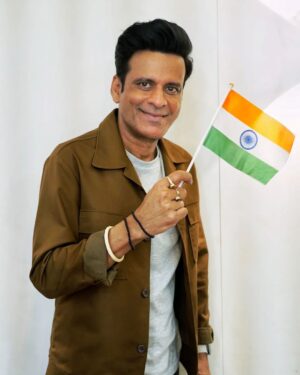 Manoj Bajpayee Instagram - When the winds of freedom blew, and the chains of oppression shattered. We stand proud, remembering the lions who roared for our freedom. Saluting the heroes who penned our story of freedom 🙏🏽 A Happy Independence Day to all of You. 

#IndependenceDay2023 #स्वतंत्रता_दिवस