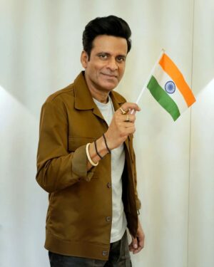 Manoj Bajpayee Instagram - When the winds of freedom blew, and the chains of oppression shattered. We stand proud, remembering the lions who roared for our freedom. Saluting the heroes who penned our story of freedom 🙏🏽 A Happy Independence Day to all of You. 

#IndependenceDay2023 #स्वतंत्रता_दिवस