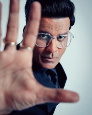Manoj Bajpayee Instagram - Suited in shadows, alive with the expression!

Fashion stylist:  @krishkgatriofficial 
Assistant Stylist: @sakshi_sikaria
Outfit: @linebyshamimkhan 
Footwear: @lsoleshoes_in
