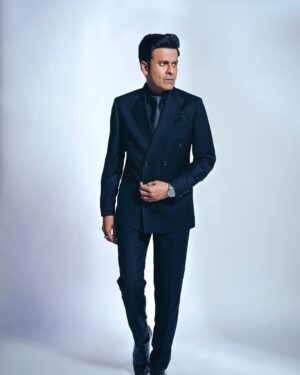 Manoj Bajpayee Instagram - Suited in shadows, alive with the expression!

Fashion stylist:  @krishkgatriofficial 
Assistant Stylist: @sakshi_sikaria
Outfit: @linebyshamimkhan 
Footwear: @lsoleshoes_in